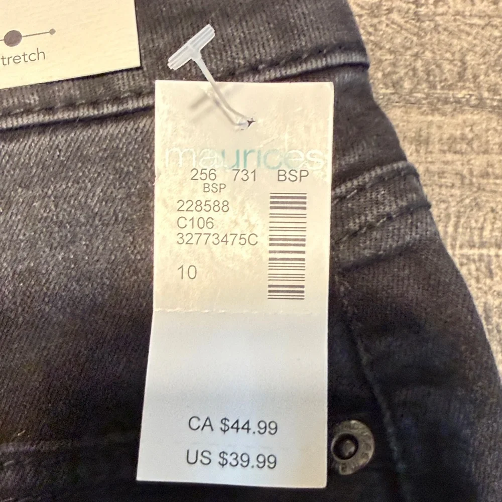 Maurices black distressed stretch 5” jeans shorts - Picture 5 of 8